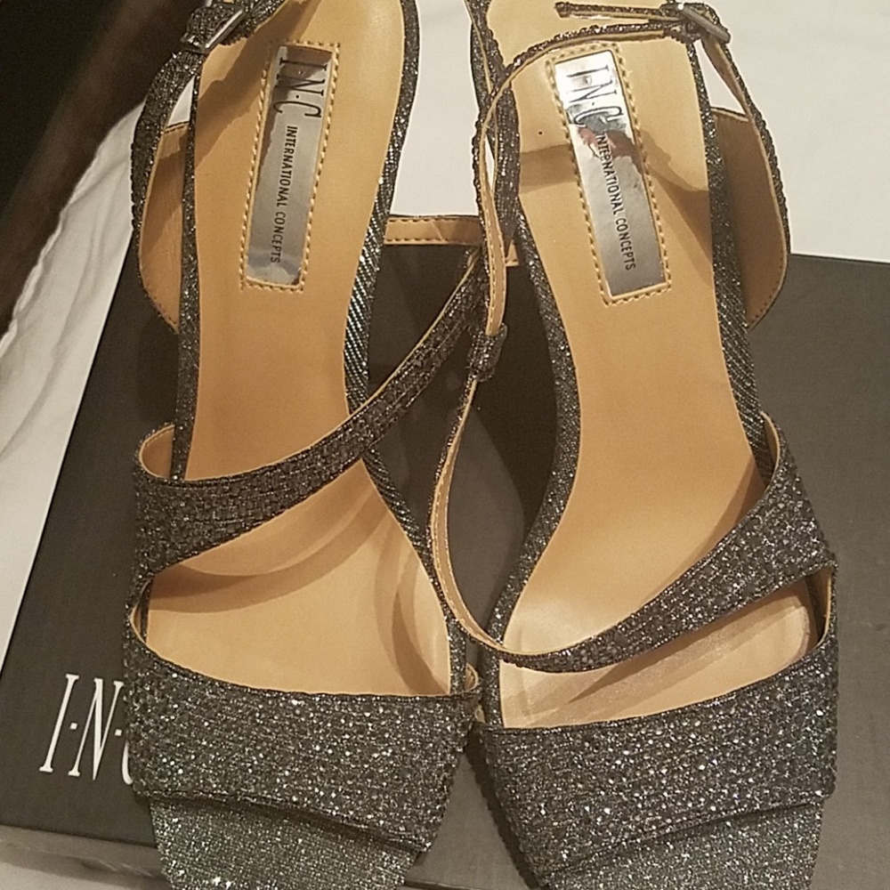 Shoes - Picture 5 of 5